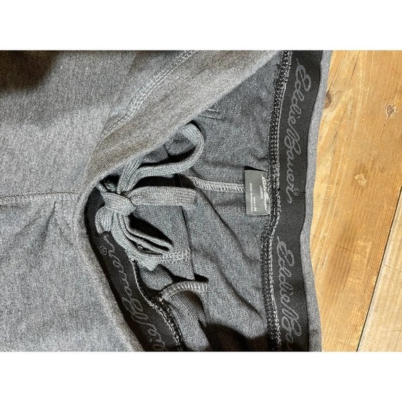 Eddie Bauer Men's Lounge Shorts w/ Pockets, Drawstring Elastic Waistband. Medium - Picture 2 of 3